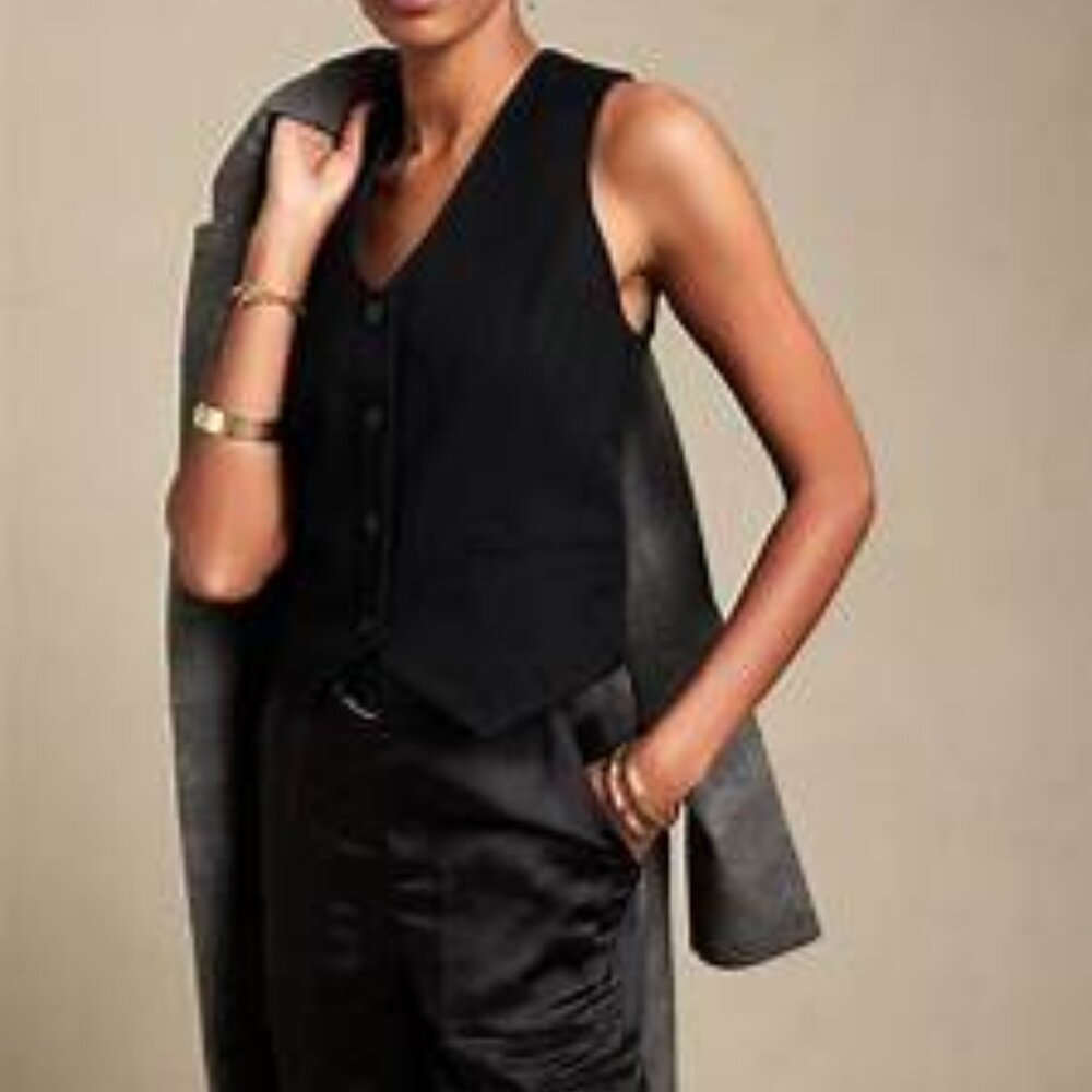 Banana Republic Factory Vest, Never Worn, Size 10